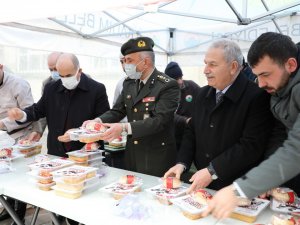 İ̇lkadım’dan 5 Bin Kişiye Çanakkale Menüsü