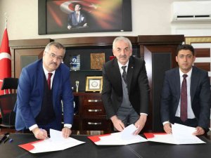 Van’da ‘Kızılay Okulumda’ Projesinin Protokolü İmzalandı