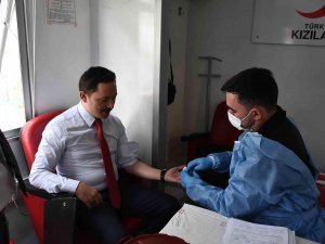 Nusaybin Kaymakamı Ve Cumhuriyet Başsavcısı Kan Bağışında Bulundu