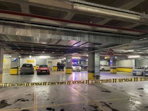Alışveriş Merkezinde Koca Dehşeti: Eşini Vurup İntihar Etti