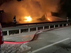 Amasya’da Tır Alev Alev Yandı