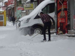 Kars’ta Kar Ve Tipi Hayatı Olumsuz Etkiliyor