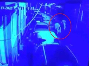 Bursa’da Sineklik Hırsızları Kameralara Yakalandı