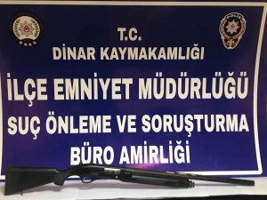 Boşandığı Eski Eşinin Evine Tüfekle Ateş Açıp Kaçtı