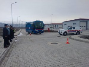 Jandarma Ekiplerinden Cezaevi Personeline Trafik Güvenliği Eğitimi