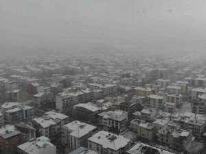 Lapa Lapa Yağan Kar Havadan Görüntülendi