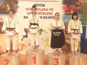 Bilecikli Judoculara Türkiye İkinci Oldu