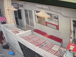 Ağrı’da Kuyumcuya Silahlı Saldırı: 1 Yaralı