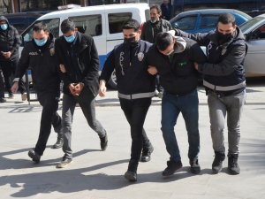 Kan Donduran Cinayette 3 Gözaltı