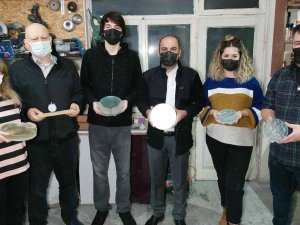 Doktor Ve Öğretmenlerden Oluşan Amatör Astronomlar Teleskop Yapıyor