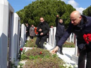 Bakan Karaismailoğlu, Şehitler Abidesi’ni Ziyaret Etti