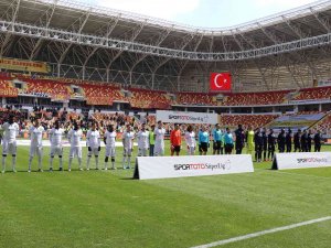 Spor Toto Süper Lig: Yeni Malatyaspor: 0 - Kasımpaşa: 0 (İlk Yarı)