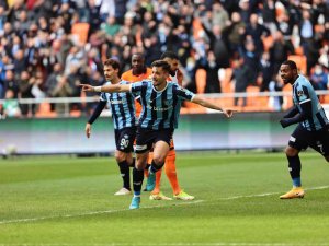 Spor Toto Süper Lig: Adana Demirspor: 1 - Başakşehir: 0 (İ̇lk Yarı)