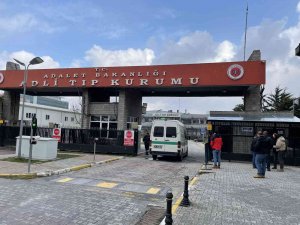 Alışveriş Merkezinde Öldürülen Kadının Cenazesi Adli Tıp Kurumu’ndan Alındı