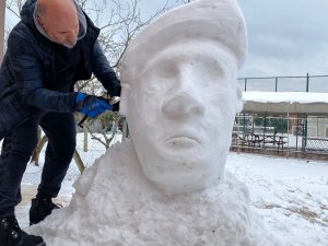 ’Kardan Şehit Ömer Halisdemir’ Büstü