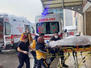 Çatıdaki Karları Temizlerken Canından Oluyordu