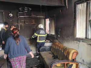 Hatay’da Ev Yangını Korkuttu