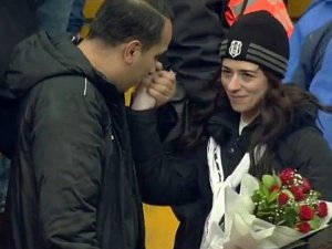 19.03’te Vodafone Park’ta Evlenme Teklifi!