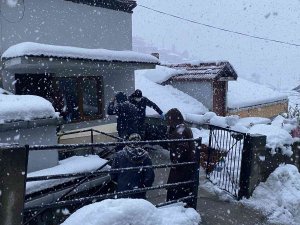 Çarşıdan Döndü, Eşini Evde Ölü Buldu