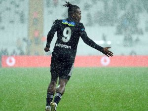 Batshuayi Golü Attı, Top Değişti!