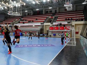 Türkiye Hentbol Kadınlar Süper Ligi: Kastamonu Belediyespor: 40 - Tekirdağspor: 21