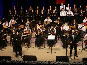 Gaziosmanpaşa Senfoni Orkestrası İlk Konserini "Daha Adil Bir Dünya" Sloganıyla Gerçekleştirdi
