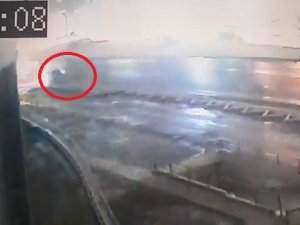 Karda Takla Atan Otomobil Güvenlik Kameralarına Takıldı