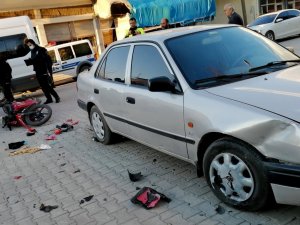 Otomobil İle Çarpışan Motosikletin Sürücüsü Yaralandı