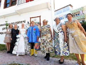Yaşlı Evi Sakinleri Atıklardan Hazırlanan Kostümlerle Defile Yapacak