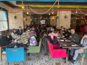 Ağrı’da Sağlık Hak Sen Üyeleri Kahvaltıda Bir Araya Geldi