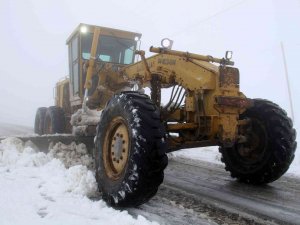 Elazığ’da Kapalı 77 Köy Yolunu Açmak İçin Çalışmalar Sürüyor