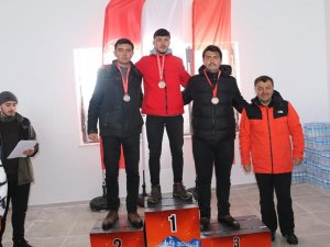 Geleneksel Kızak Şampiyonası Sona Erdi