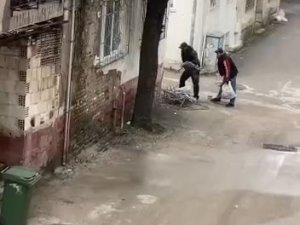 Bursa’da Hırsızların Rahat Tavırları Kameraya Yansıdı