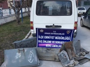 Çaldıkları Çöp Konteynırları İle Yakalandılar