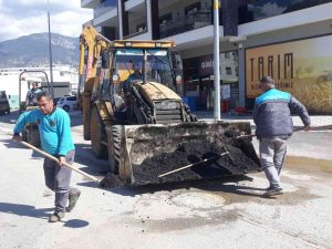 Alanya’da Kış Mevsiminde Deforme Olan Yollar Yenileniyor