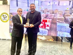 Artukbey Kahve Yılın En Az Şikayet Alan Marka Ödülünü Aldı