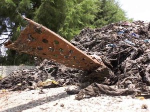 Kanalizasyondan Çamaşır, Şişe, Teneke Çıktı