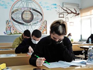 Gençler Tyt Provasında Ter Döktü