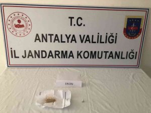 Barın Deposundan Sandalye Çalarken Suçüstü Yakalandılar