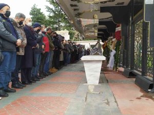 Bakırköy’de Avm’de Öldürülen Yağmur Sönmez Son Yolculuğuna Uğurlandı
