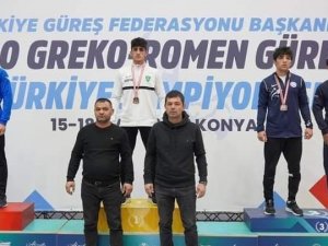 Büyükşehir Sporcuları Türkiye Güreş Şampiyonası’ndan Madalya İle Döndü
