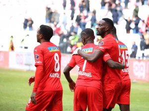 Mustapha Yatabare 10. Golünü Attı
