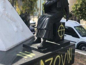 Atina’daki Sovyet Anıtı’na Saldırı