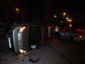 Polisten Kaçan Araç Yan Yattı