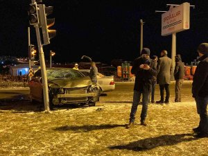 3 Otomobilin Karıştığı Zincirleme Kazada 7 Kişi Yaralandı