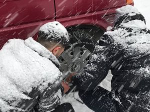 Bayburt’ta Kar Ve Tipiden Kapanan 115 Köy Yolu Ulaşıma Yeniden Açılıyor