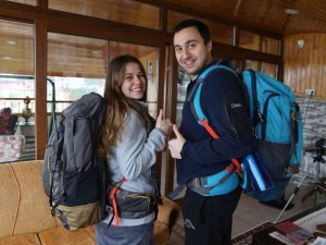 Mühendis Çift ASELSAN'dan İstifa Ederek Sırt Çantalarıyla Dünyayı Gezme Kararı Aldı