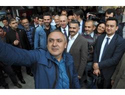 Bakan Çavuşoğlu’na Huzurevinde Sürpriz