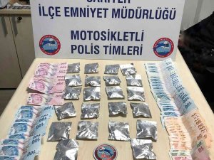 Araba Değil, Uyuşturucu Zulası: Torpido Ve Çamurluktan Marihuana Fışkırdı