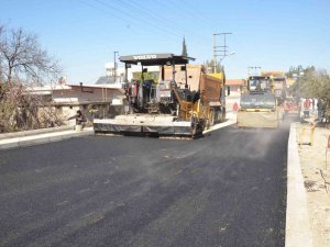Büyükşehir Belediyesinin Tarsus’ta Yol Çalışmaları Sürüyor